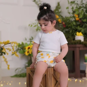 شلوارک دخترانه طرح فلورا