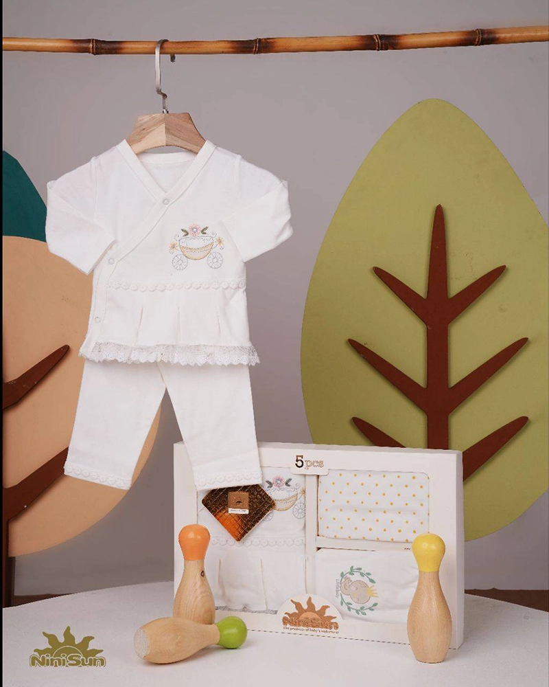 ست 5 تیکه جعبه ای طرح کالسکه نی نی سان