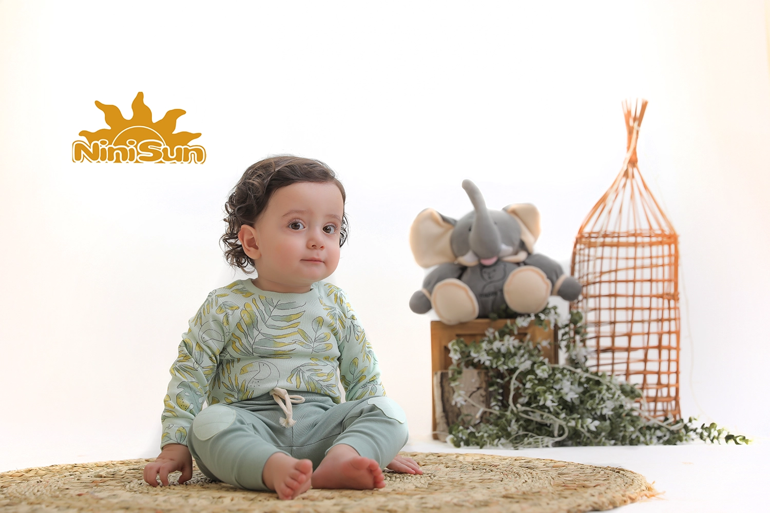 خرید لباس برای نوزاد تازه متولد شده نی نی سان